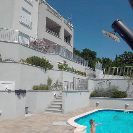 Sany With Pool - Apartment