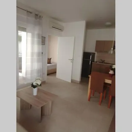 Apartment Sany With Pool - Crikvenica